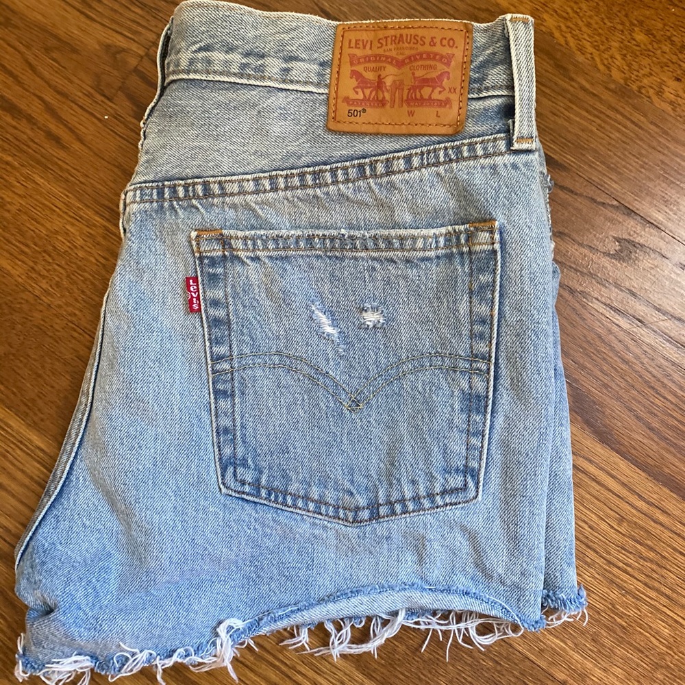 LEVIS DEMIN SHORTS